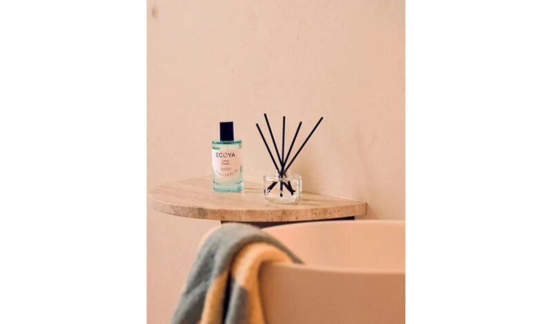 Alternative view of ECOYA Sandalwood & Amber Mini Reed Diffuser 50ml